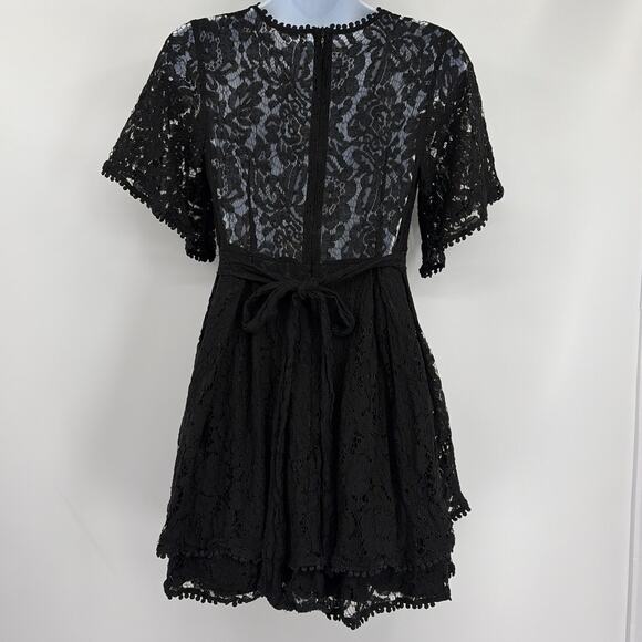 Showpo Lace Mini Dress 6 Whimsigoth Romantic Babydoll  Deep V Fairy Grunge Y2K - Picture 6 of 10